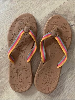 Roxy Brown Flip Flops with Multicolor Straps